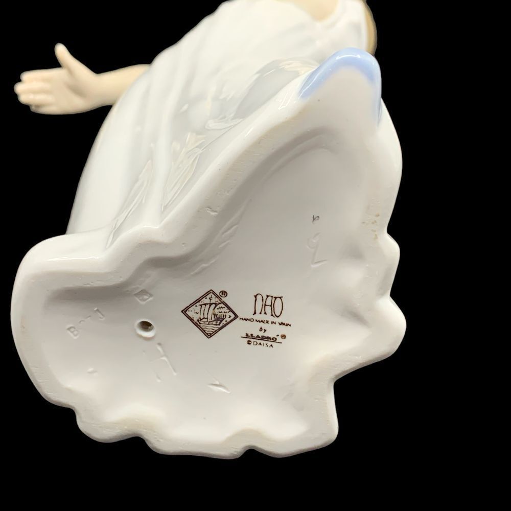 Lladro Nao‎ Figurine Girl Yawning Getting Ready for Bed #230 Porcelain Figurine - Picture 6 of 6